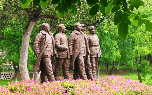 《力量》  陈斐  团校