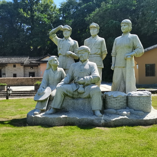 永远跟党走，奔向新生活+谭亮+教务处