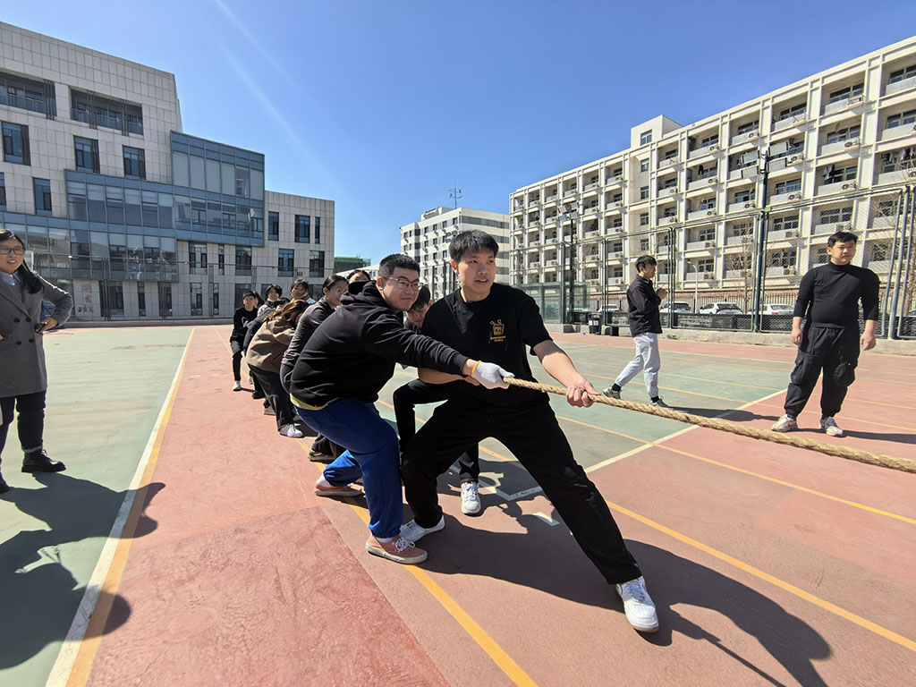 拔河比赛22旅英风采.jpg