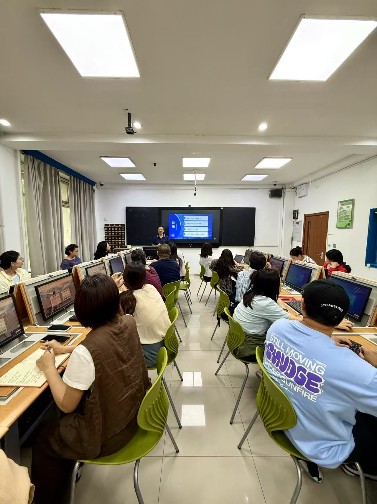 7月8日方水平教授专题培训.jpg