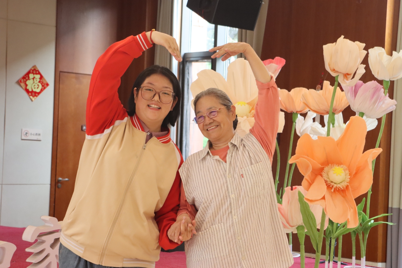 温东蔓.jpg