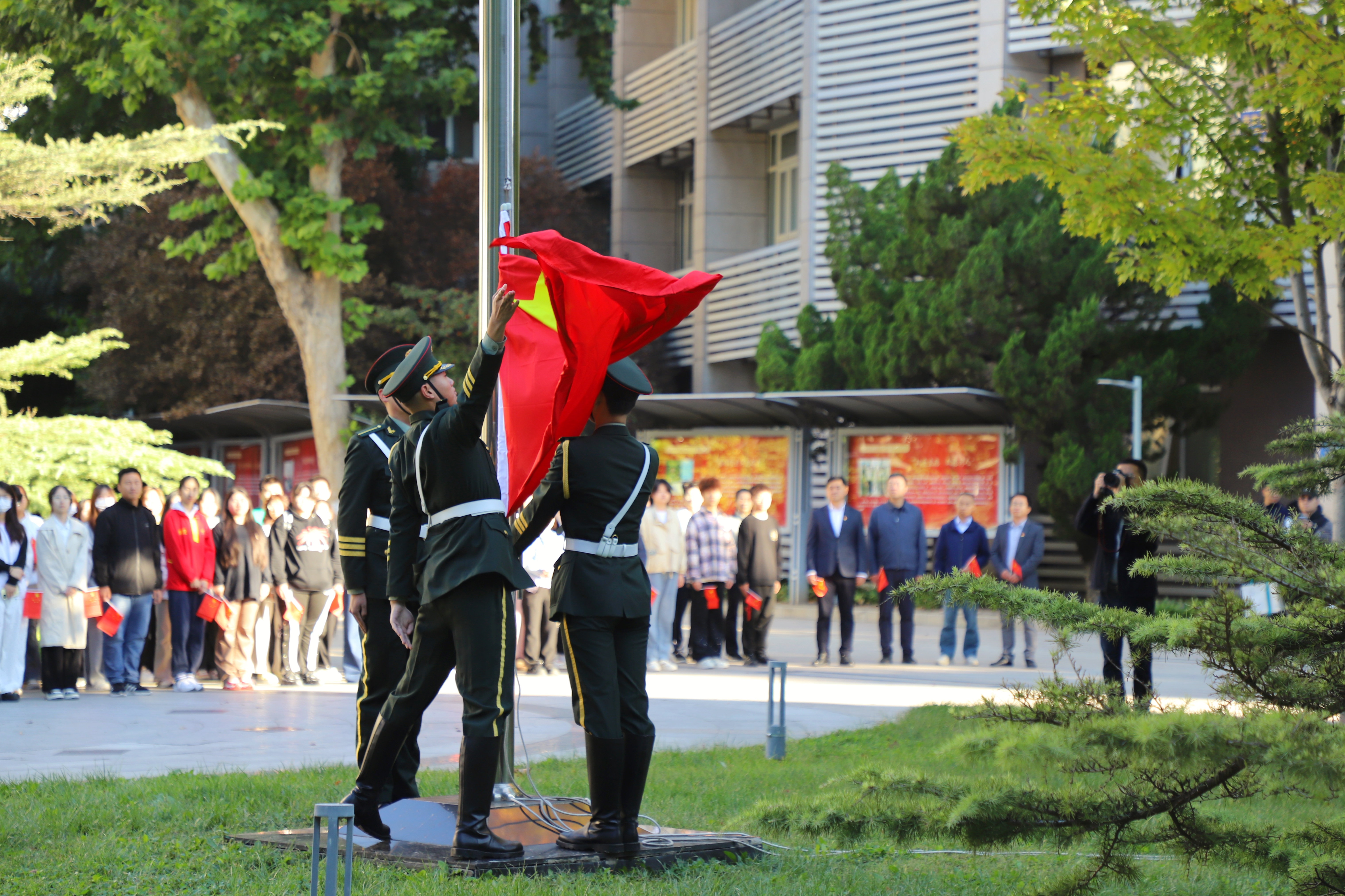 升旗1.jpg