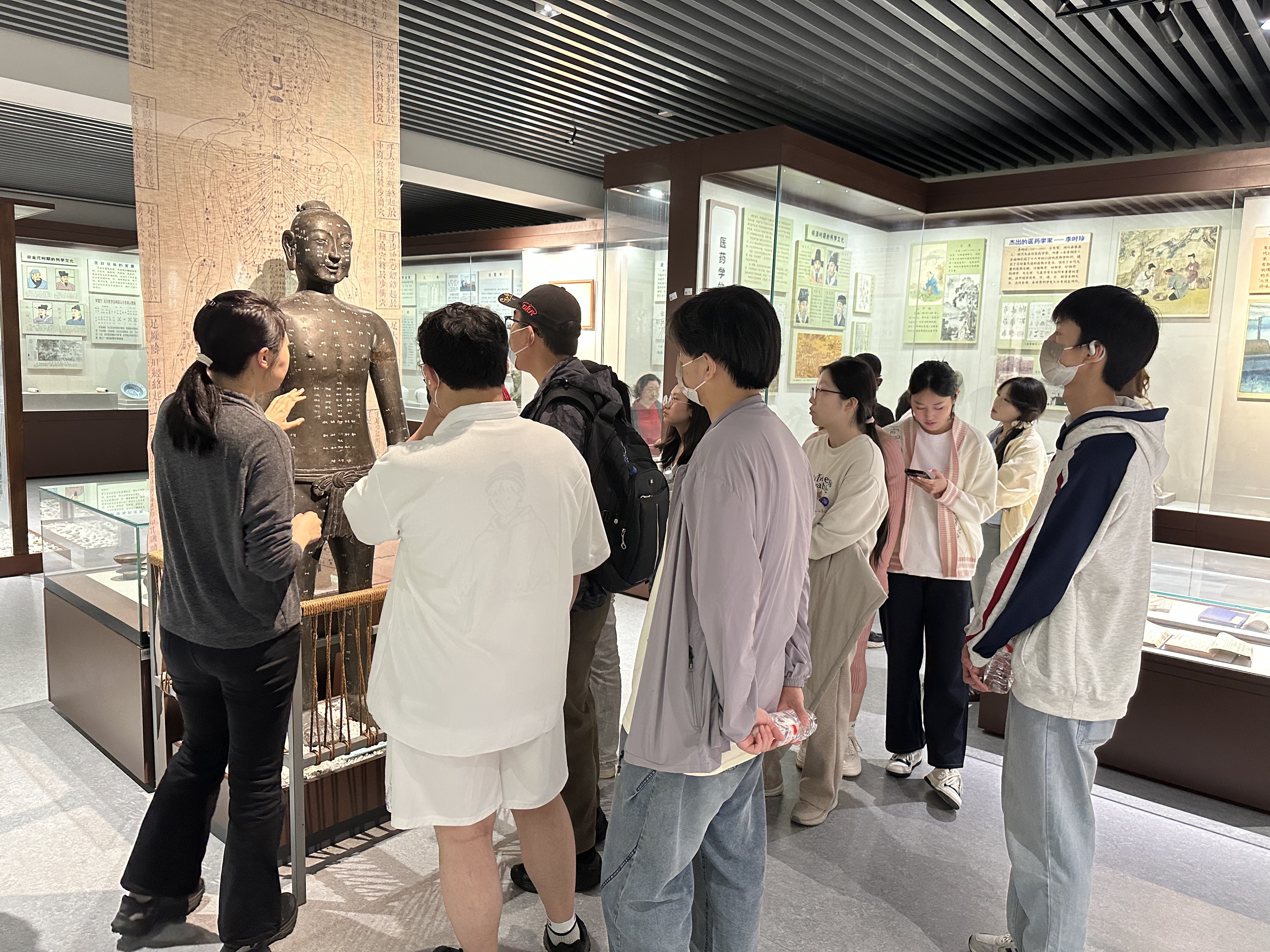 中医讲解.jpg